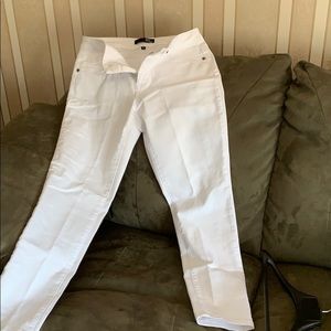Jeans, women’s, white.